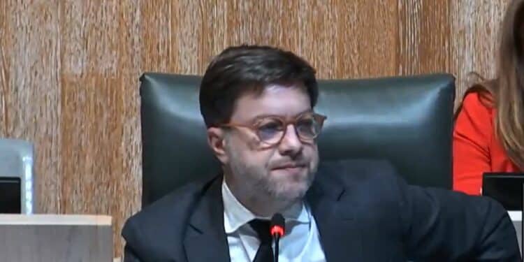 Benoît Payan en conseil municipal vendredi 15 décembre (crédit : capture Ville de Marseille)