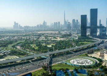 Dubaï, ses autoroutes, ses parcs et sa skyline accueille la Cop 28 (Crédit Jean Yves Delattre)