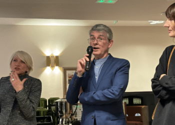 De droite à gauche, Vé­ro­nique Col­lard Bovy et Jé­rôme Pan­ta­lacci, et de Danielle Fournier-Sicre (Crédit Gomet')