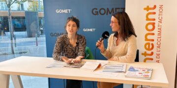 Julie Sansoucy de Reclaim Finance sur le plateau des Rencontres de la finance verte et solidaire, interrogée par Frédérique Jacquemin du media Maintenant (Crédit Gomet')