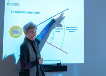 Gwenola Bliek (Infuséthic) à Marseille le 24 novembre 2023 lors des1ères Rencontres de la finance verte et solidaire (Crédit JY Delattre).