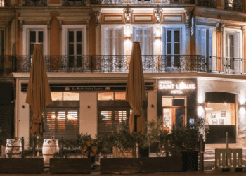 L'hôtel Saint-Louis est situé en plein coeur du quartier de Noailles (crédit : Ginto Hotels)