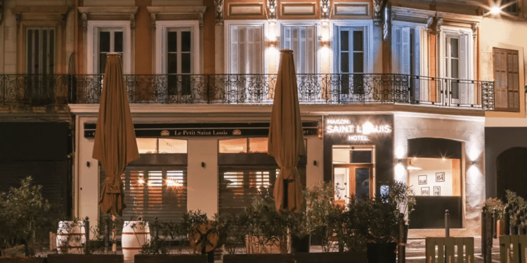 L'hôtel Saint-Louis est situé en plein coeur du quartier de Noailles (crédit : Ginto Hotels)