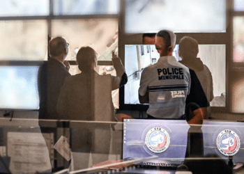 Sophie Joissains au centre de vidéo surveillance de la ville d'Aix (Crédit Ville d'Aix)