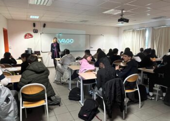 Delphine Defrance au collège Germaine Tillon, crédit Valgo