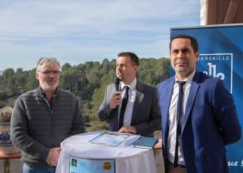 Nicolas Pagnol, le maire des 11/12 Sylvain Souvestre et le maire d'Allauch Lionel de Cala lors de l'annonce de la programmation lundi 29 janvier (crédit : mairie du 11/12)