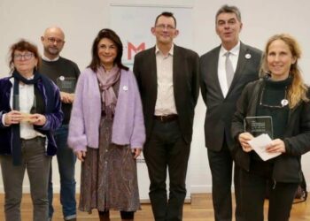 Martine Vassal, Daniel Sperling et Rob Hopkins avec les lauréats (Crédit DR)