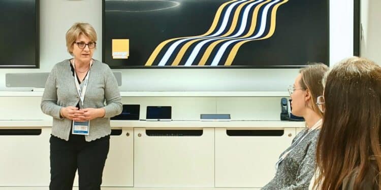 Aneli Mladenova, fondatrice de l'entreprise bucco-rhodanienne Itjump, est bénéficiaire du programme "Femmes entrepreneuses" d'Orange (crédit : JRG / Gomet')