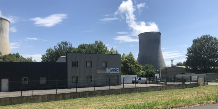 Ortec basé à Aix est l'un des sous-traitants actifs du secteur nucléaire comme ici à la centrale de Cruas dans la vallée du Rhône (Crédit Gomet'/JFE)
