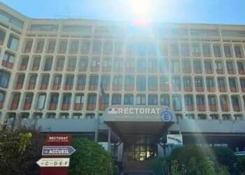 Le rectorat d'Aix-Marseille, basé à Aix, réagit à la vague de menaces d'attentat sur les lycées de l'académie ce mardi 26 mars (crédit : JRG / archives Gomet')