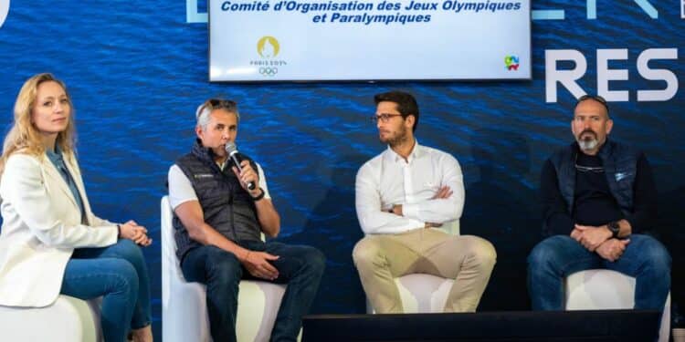 Caroline Souvenbrie (Rougerie Tangram), Dimitri Deruelle et Thomas Moreau (Cojo) et Samuel Cartier (CNTL) lors de la table-ronde organisée aux Nauticales à La Ciotat, mercredi 20 mars (crédit : JYD / Gomet')