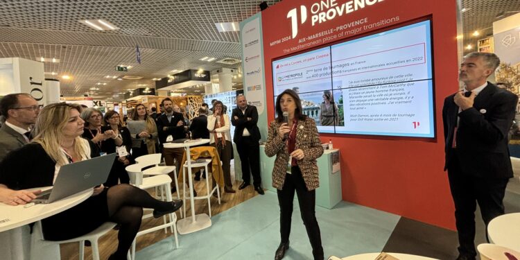 Martine Vassal présente les développements de la filière cinéma sur le stand de One Provence au Mipim (Crédit Gomet')