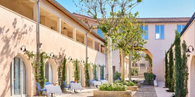 Le Puy Ste-Réparade : L&rsquo;Auberge, un nouvel hôtel à Château La Coste