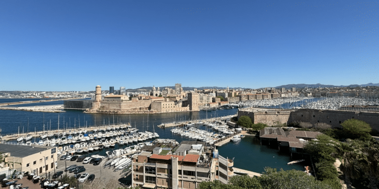 L'entrée du Vieux-Port à Marseille (Crédit Gomet')