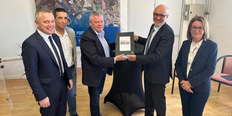 Un épais permis de construire base des démarches administratives et financières de Carbon © Carbon