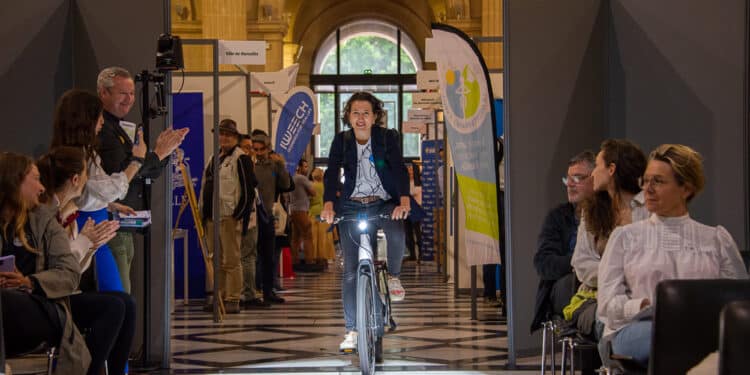 Le vélo intelligent Iweech en guest star des 2e rencontres du vélo et des mobilités douces à Marseille en mai 2023 au Palais de la Bourse (Crédit Gomet'/JYD)