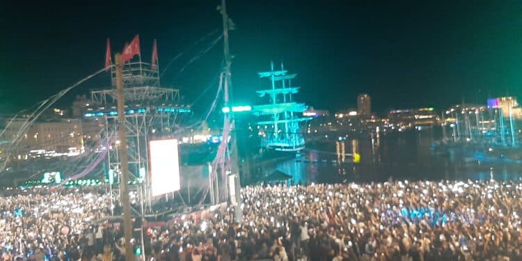 L’arrivée du Belem vue depuis le Club Pernod