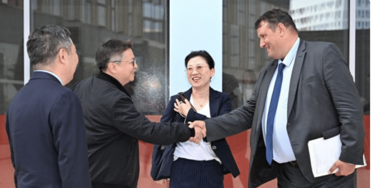 Les deux ports se sont engagés à renforcer leurs relations et à collaborer dans les domaines de la recherche, de l'innovation et du développement durable. Crédit photo : Port de Marseille Fos