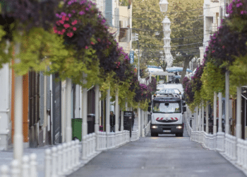 Un camion de Pizzorno Environnement de ramassage des poubelles à Toulon Crédit : pizzorno.com