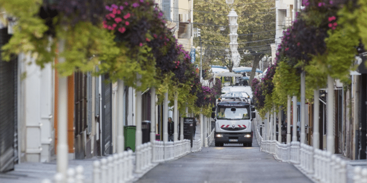 Un camion de Pizzorno Environnement de ramassage des poubelles à Toulon Crédit : pizzorno.com
