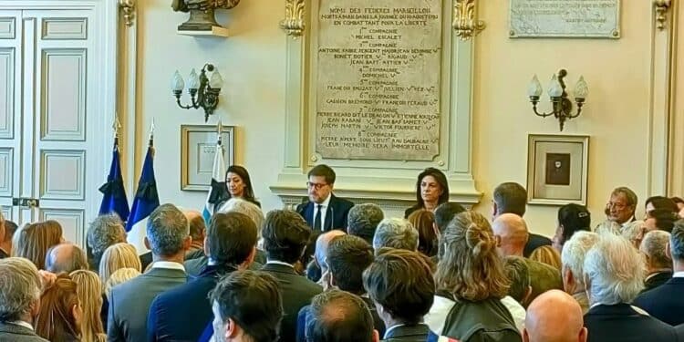 Un "hommage républicain" a été rendu à Jean-Claude Gaudin mardi 21 mai dans la salle des délibérations de la mairie de Marseille (crédit : JRG / Gomet')