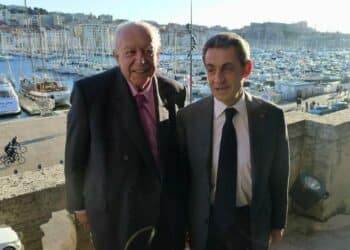 Jean-Claude Gaudin et Nicolas Sarkozy en 2015. L'ancien président de la République est attendu pour les obsèques de l'ancien maire de Marseille, ce jeudi 23 mai (crédit : archives Gomet')