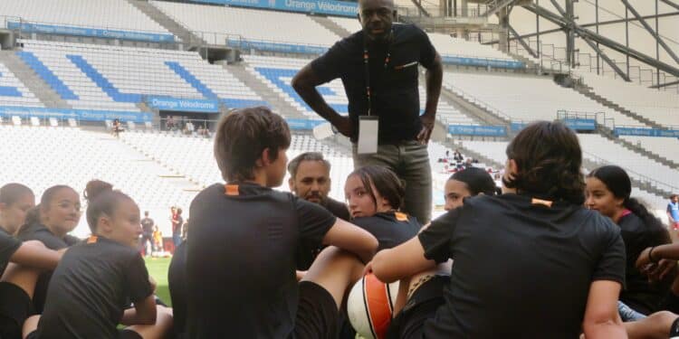 Good connections : Orange veut former 2000 jeunes au numérique à travers le sport