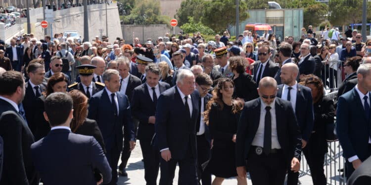 Les personnalités politiques à leur arrivée pour les obsèques de Jean-Claude Gaudin jeudi 23 mai (Crédit Gomet' / Julie Rampal-Guiducci).