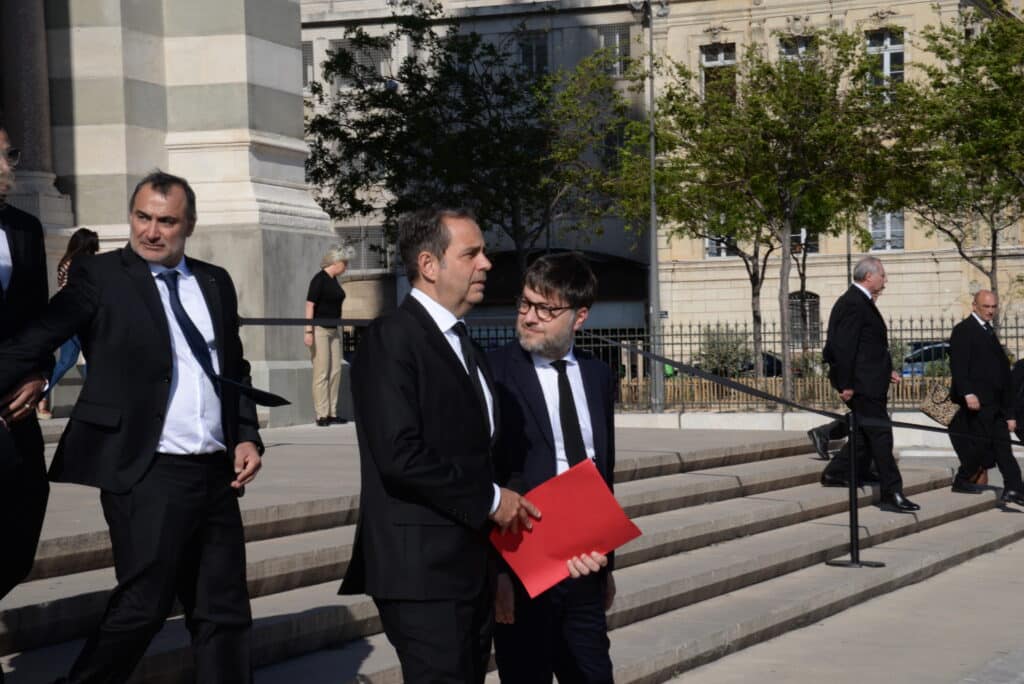 Yves Moraine à la sortie des obsèques de jean-Claude Gaudin, ici avec l'actuel maire Benoît Payan (Crédit Gomet'/JRG)