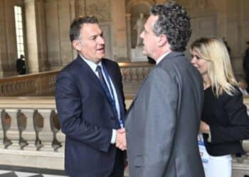 Pierre-Emmanuel Martin le PDG de Carbon et Christophe Béchu, le ministre de la Transition écologique le 1" mai lors de Choose France (Crédit X @christophebechu)