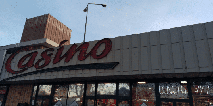 Grande distribution : comment Auchan et Intermarché remplacent Casino