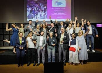 Les lauréats et la CPME13 lors de la soirée de remise des prix positifs du 20 juin au Palais des Congrès d'Arles (Crédit CPME13)