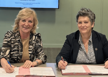 Agnès Rampal, présidente de l’Agence des villes et territoires méditerranéens (Avitem) et Valérie Verdier, présidente-directrice générale de l’Institut de recherche pour le développement (IRD), ont signé le 31 mai à Marseille, une convention de partenariat. Crédit photo : AViTeM