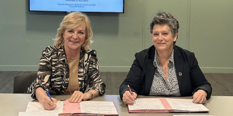 Agnès Rampal, présidente de l’Agence des villes et territoires méditerranéens (Avitem) et Valérie Verdier, présidente-directrice générale de l’Institut de recherche pour le développement (IRD), ont signé le 31 mai à Marseille, une convention de partenariat. Crédit photo : AViTeM