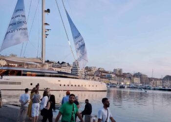 Le navire Art Explora a accosté à Marseille