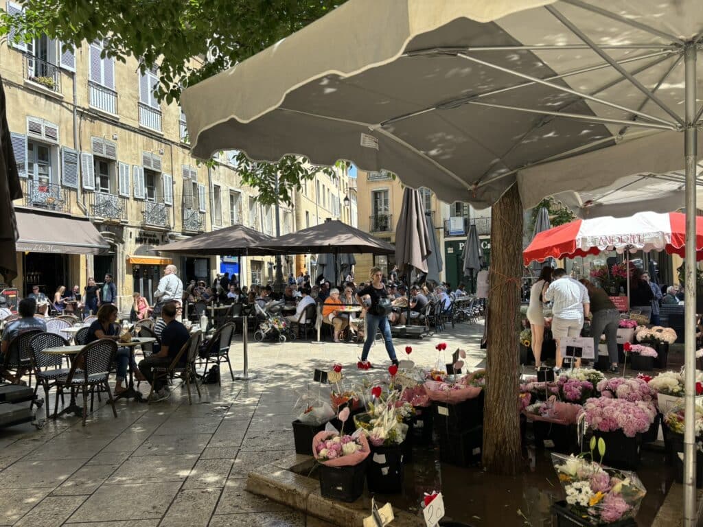 Place de l'Hôtel de ville à Aix-en-Provence (Crédit Gomet')