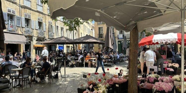 Place de l'Hôtel de ville à Aix-en-Provence (Crédit Gomet')