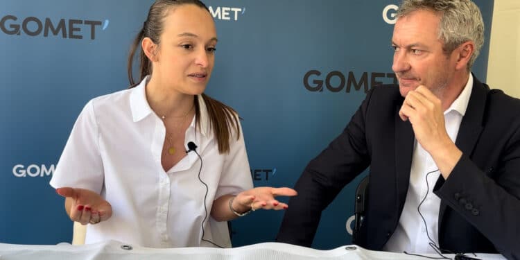 Kayané Bianco interrogée par Jean-François Eyraud, dimanche 26 mai 2024 à l'occasion de la Fête du vélo à Aix (Crédit Gomet')