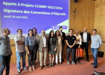 Les lauréats de l'appel à projets transition de la CCI AMP avec des membres du jury réunis jeudi 30 mai 2024 au Palais de la Bourse (Crédit Gomet')