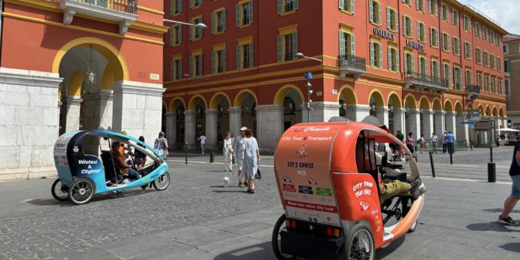 Vélo taxi place Masséna à Nice