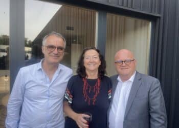 Mardi 18 juin, Xavier Grindel prend les rennes de GEPA dans les locaux de Mercadier. De gauche à droite : Xavier Grindel, Martine Guieu, et Patrick Ardizzoni / (Crédit : Patrick Ardizzoni)