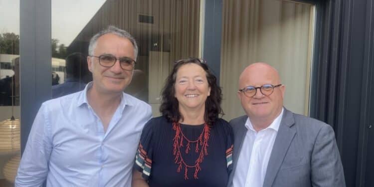 Mardi 18 juin, Xavier Grindel prend les rennes de GEPA dans les locaux de Mercadier. De gauche à droite : Xavier Grindel, Martine Guieu, et Patrick Ardizzoni / (Crédit : Patrick Ardizzoni)