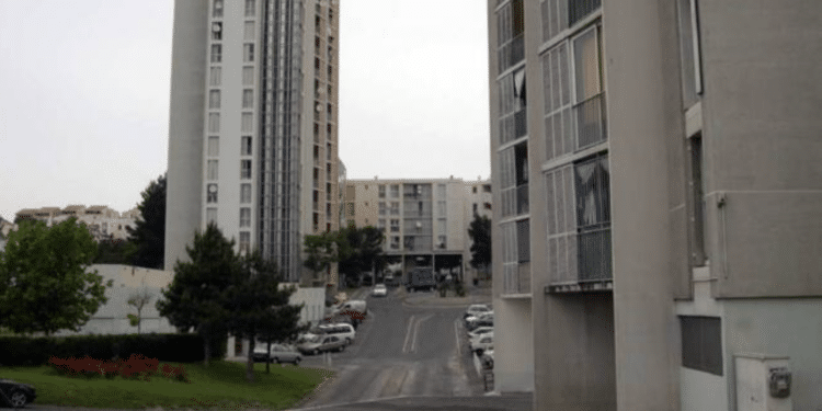 Des habitants du quartier de Air Bel s’opposent à la démolition de leur bâtiment