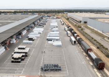 Le site logistique desservant le réseau Carrefour depuis Grans (Crédit Danone)