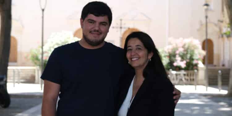 Amine Kessaci, candidat écologiste dans la 3e circonscription et Karima Delli, députée européenne lors les législatives 2024 (Crédit Enzo Maury)
