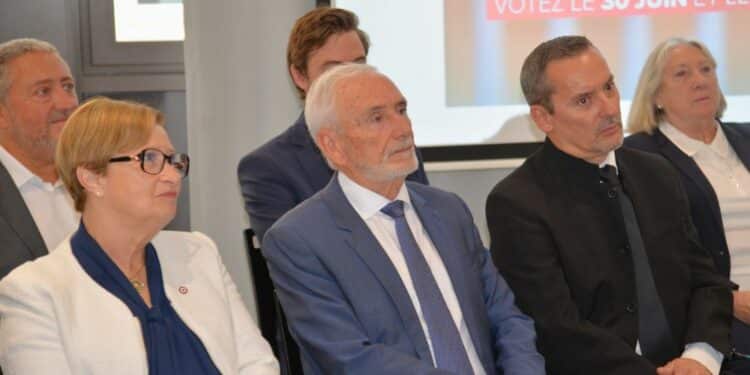 Les candidats Rassemblement national Gisèle Lelouis, José Gonzalez, Franck Liquori et Joëlle Mélin (au 1er plan) (crédit : JRG / Gomet')