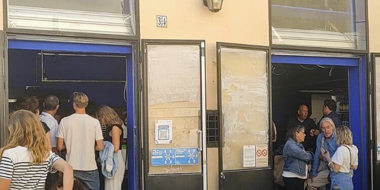 Le Fada Bike Café s'est installé en lieu et place de l'ancienne Alimentation générale (crédit : JRG / Gomet')