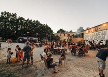 Akwaba, exemple de tiers-lieux culturel à Châteauneuf de Gadagne en 2020 dans le Vaucluse. Crédit : Clement Puig)