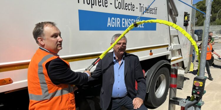 David Lamy, directeur Suez Recyclage & Valorisation France et Roland Mouren, vice-président de la Métropole Aix-Marseille Provence (Crédit Gomet')