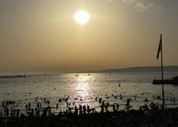 La Plage des Catalans à Marseille en été pour se rafraîchir en pleine canicule (Crédit Gomet')